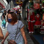 Ayuntamiento abandona obra y auto cae a zanja en pleno centro de Nuevo Necaxa