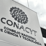 Otra estampida de migrantes cruza el Río Bravo en Tamaulipas