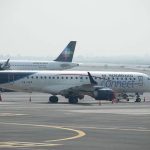 Harry Styles es golpeado en el ojo durante un concierto