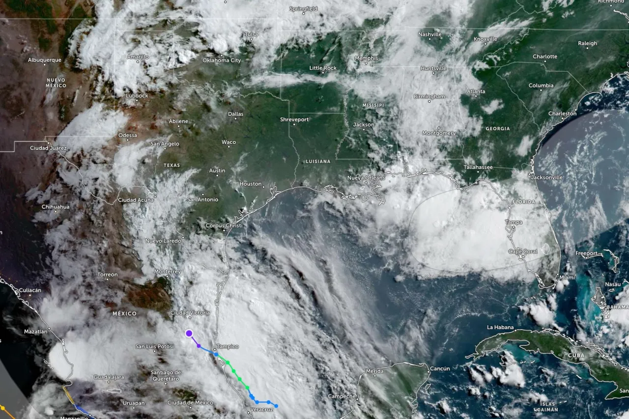 Berry toca tierra en Tamaulipas y deja fuertes lluvias en los estados del Golfo