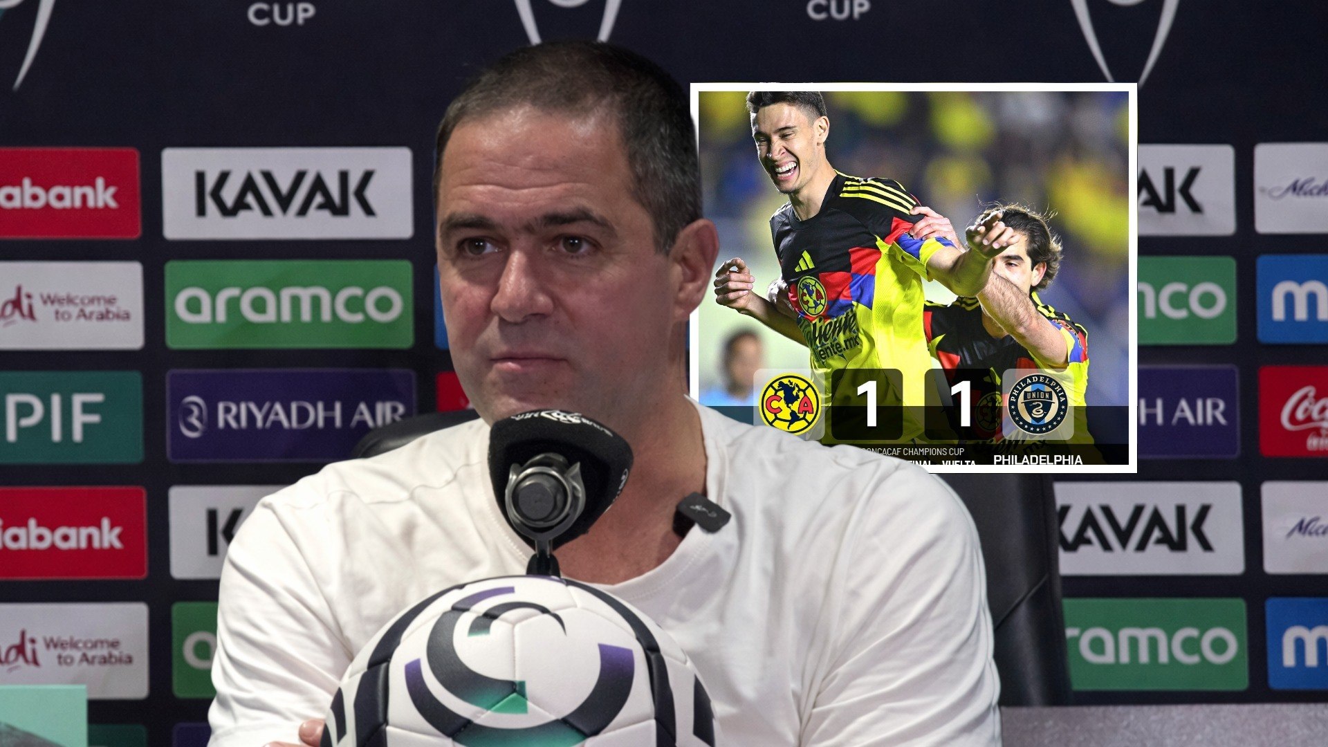 El entrenador arremete contra su equipo tras el polémico partido